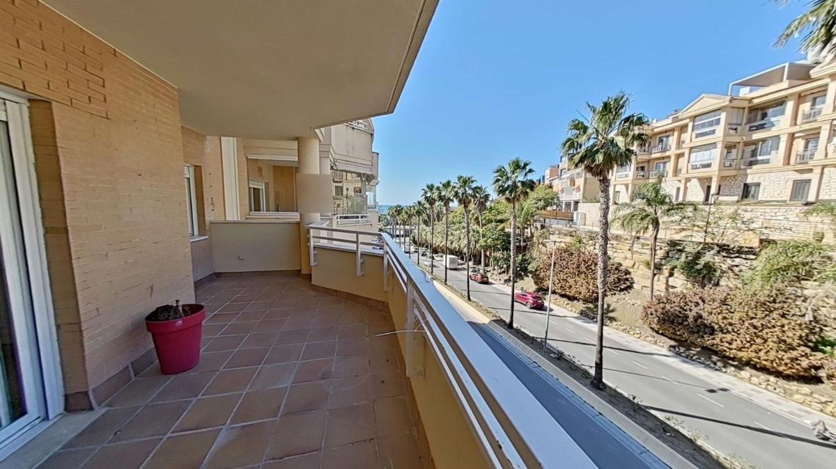 Venta de piso en Barrio Zona Centro Comercial Torrequebrada, Benalmádena
photo 1
