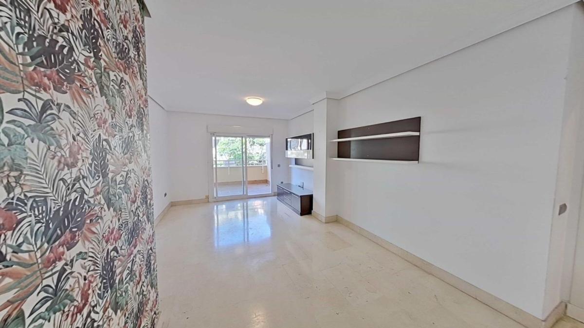 Venta de piso en Barrio Zona Centro Comercial Torrequebrada, Benalmádena
photo 5