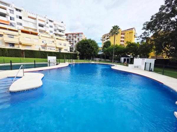 Venta de piso en Avenida Ciudad de Melilla s/n, Benalmádena
photo 1