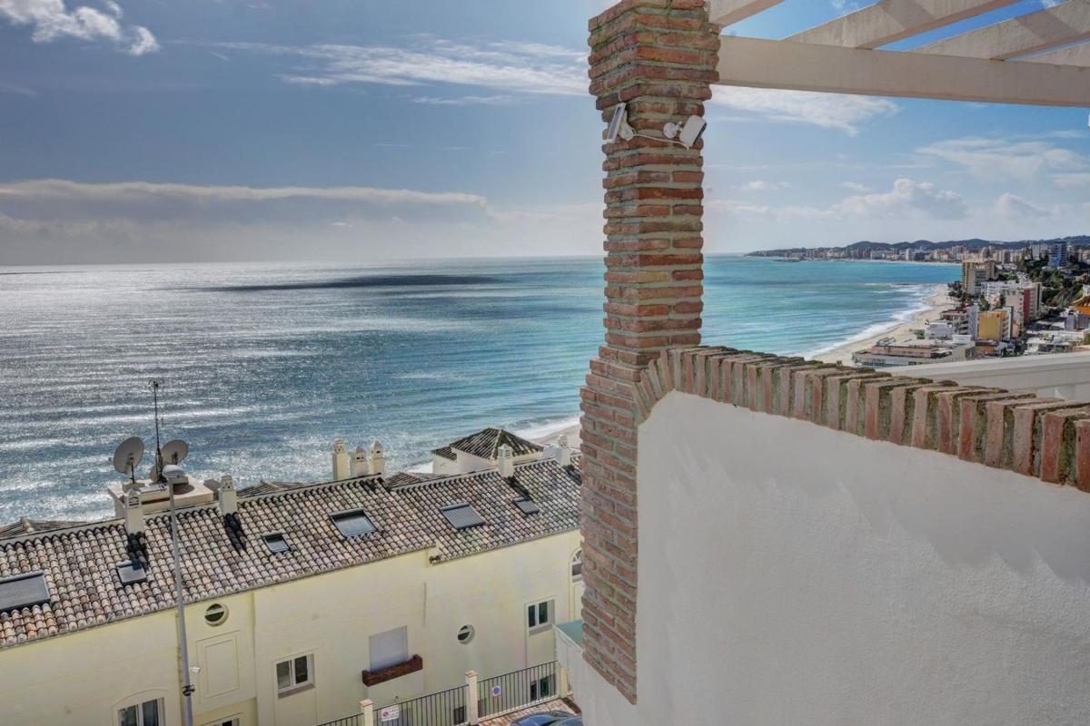 Venta de chalet adosado en  Calle Carvajal , Benalmádena photo 2