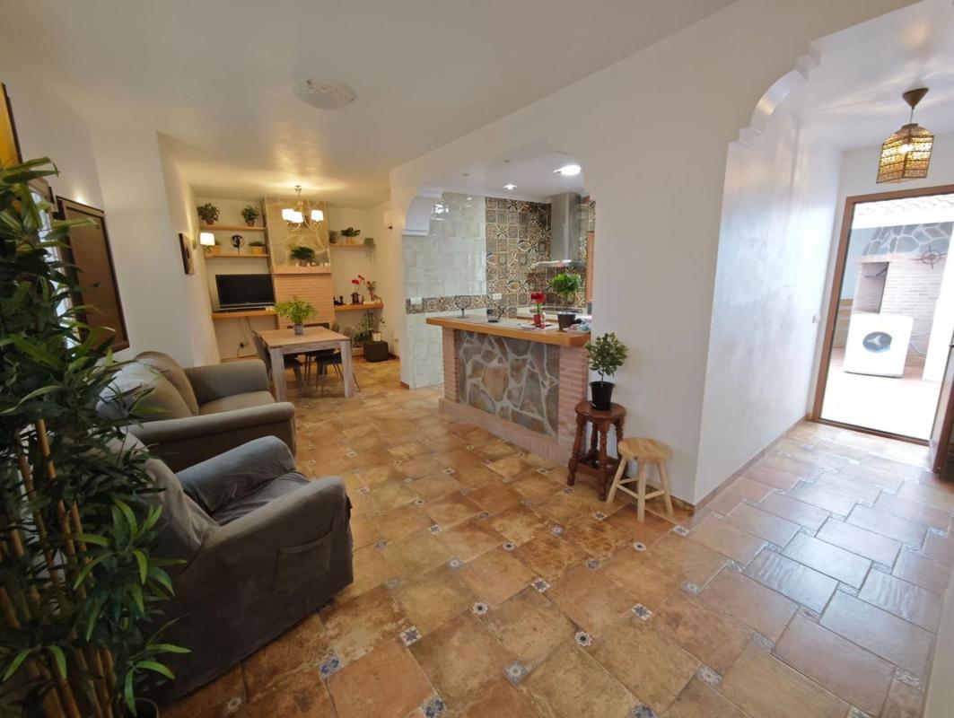 Sale of townhouse in Calle Nueva , Guaro photo 4