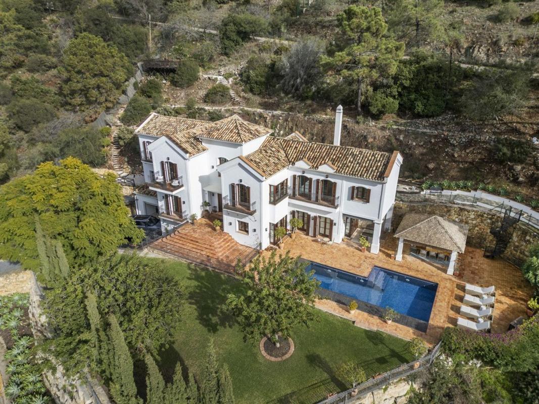 Venta de chalet independiente en El Madroñal 2, Benahavís
photo 3