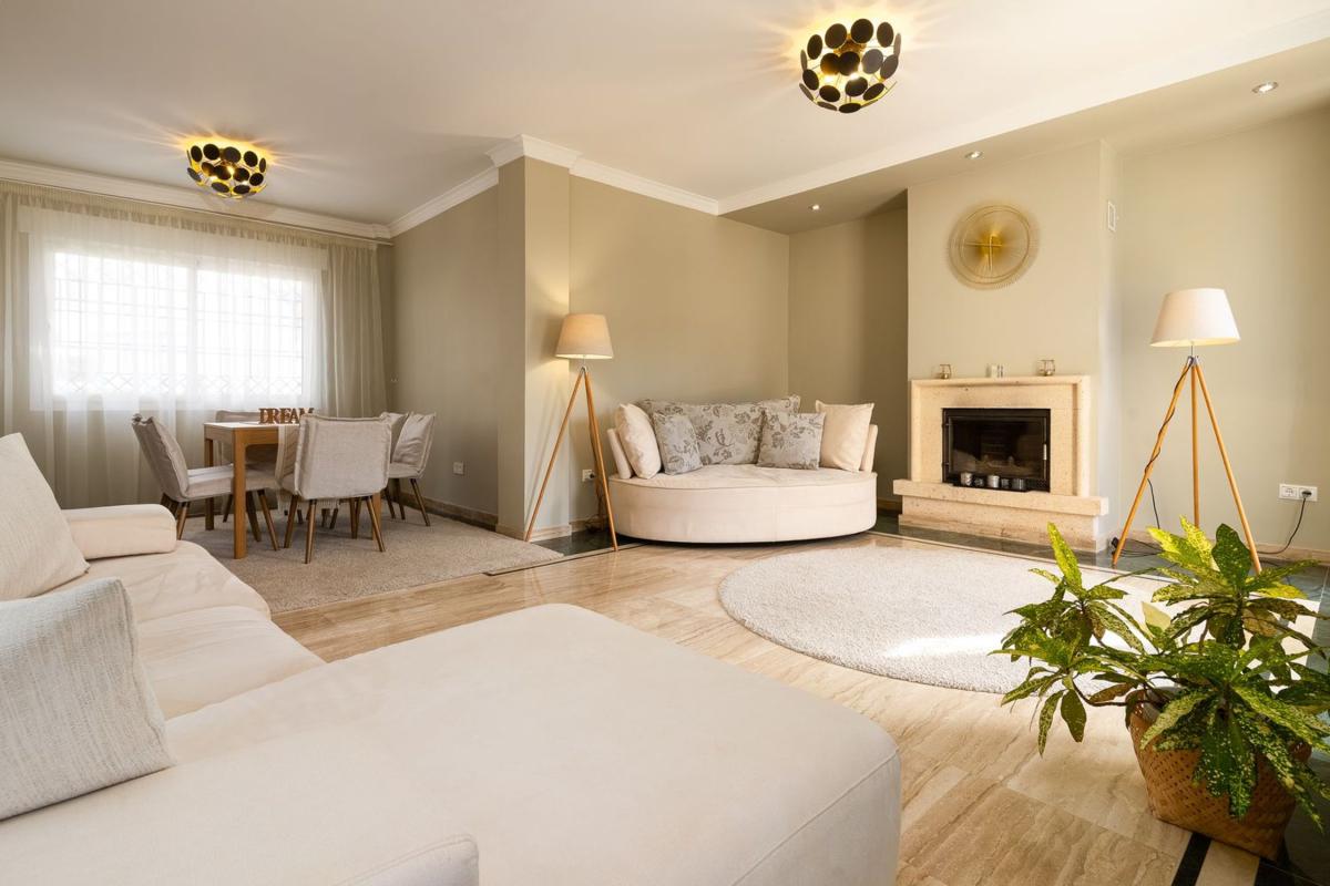 Venta de chalet adosado en  JAEN DE CALAHONDA , Mijas photo 3