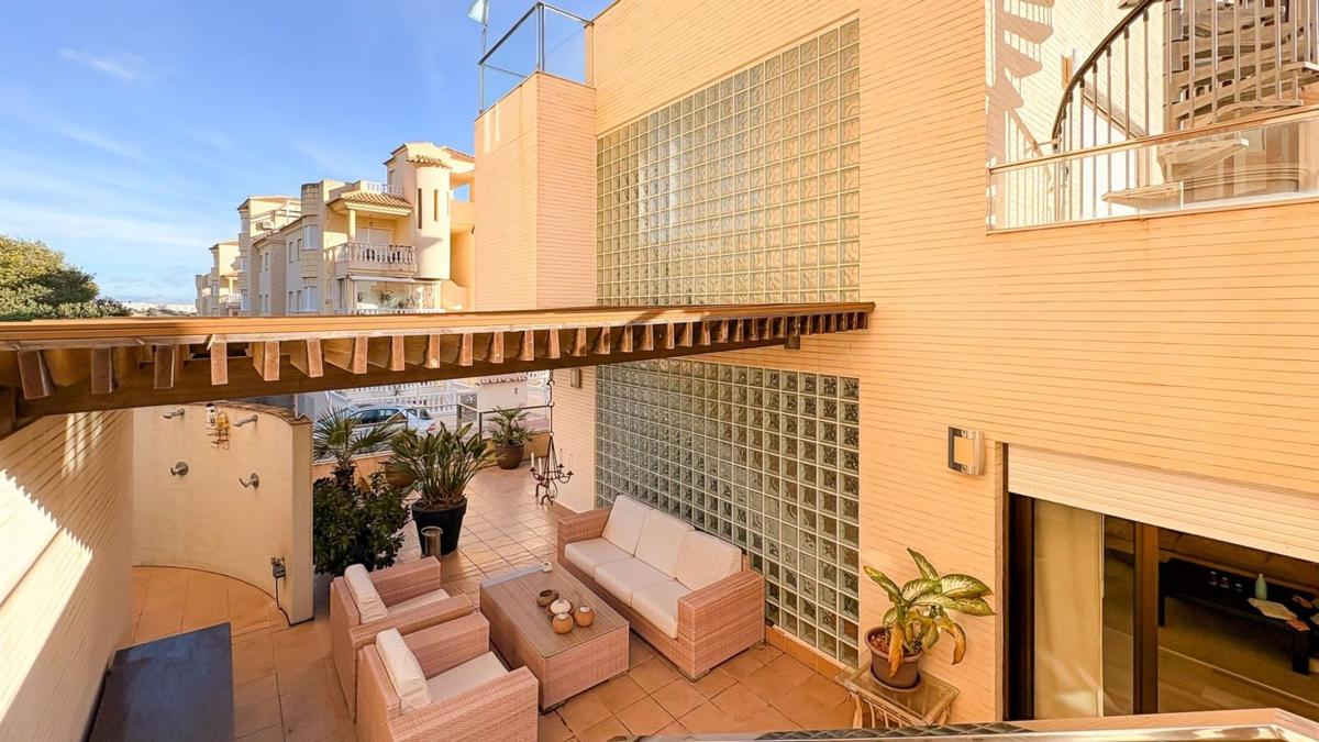 Properties for sale and rent in Spain photo 5