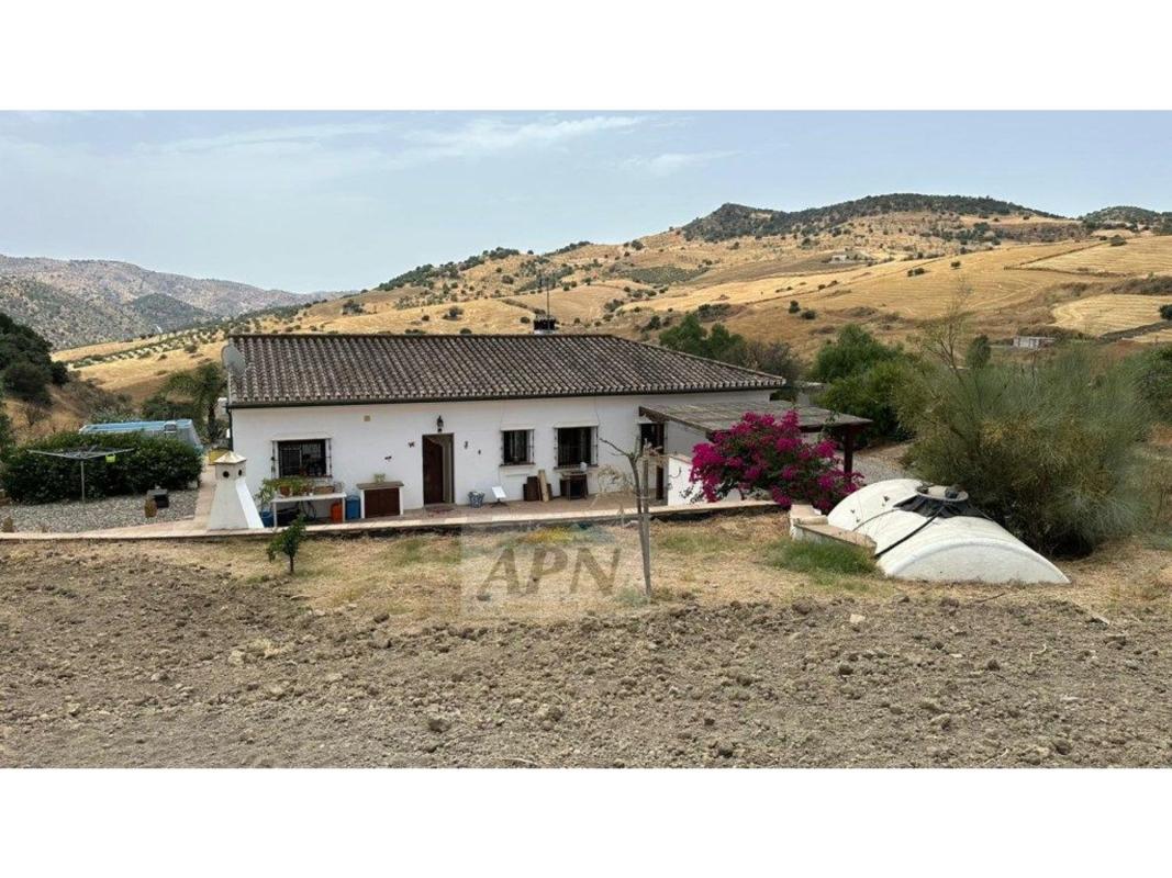 Sale of independent chalet in Diseminado Poligono, Alora
photo 4