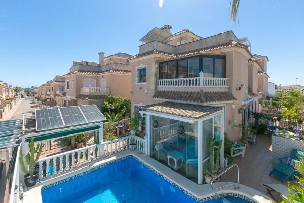 Chalet pareado photo 1