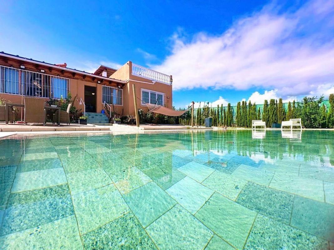 Venta de chalet independiente en Calle Ocio, Estepona
photo 1