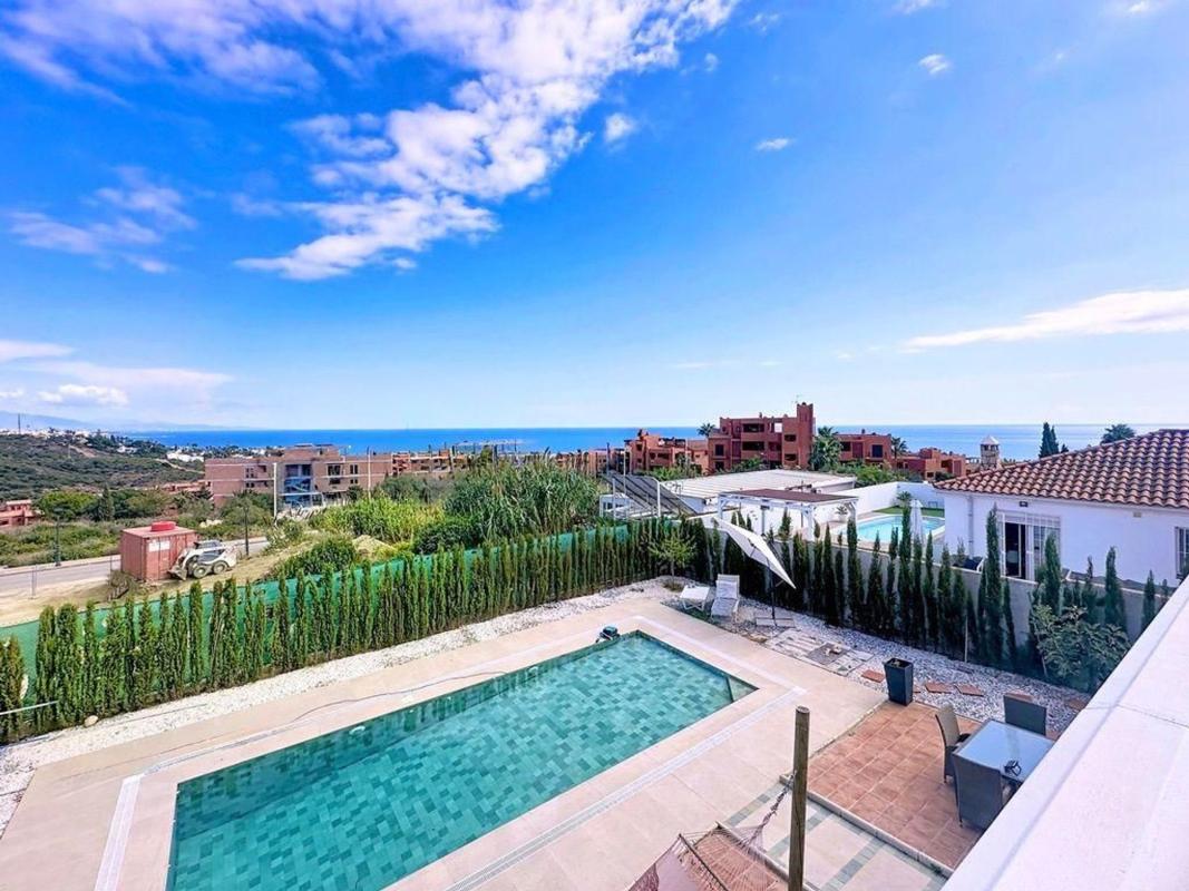 Venta de chalet independiente en Calle Ocio, Estepona
photo 3