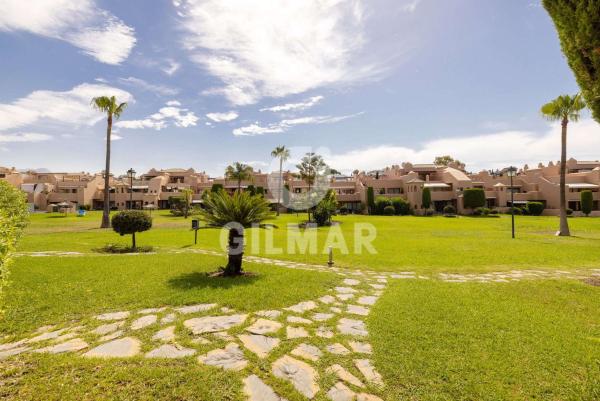 Sale of flat in Urbanizacion Cartuja del Golf, Estepona
photo 1
