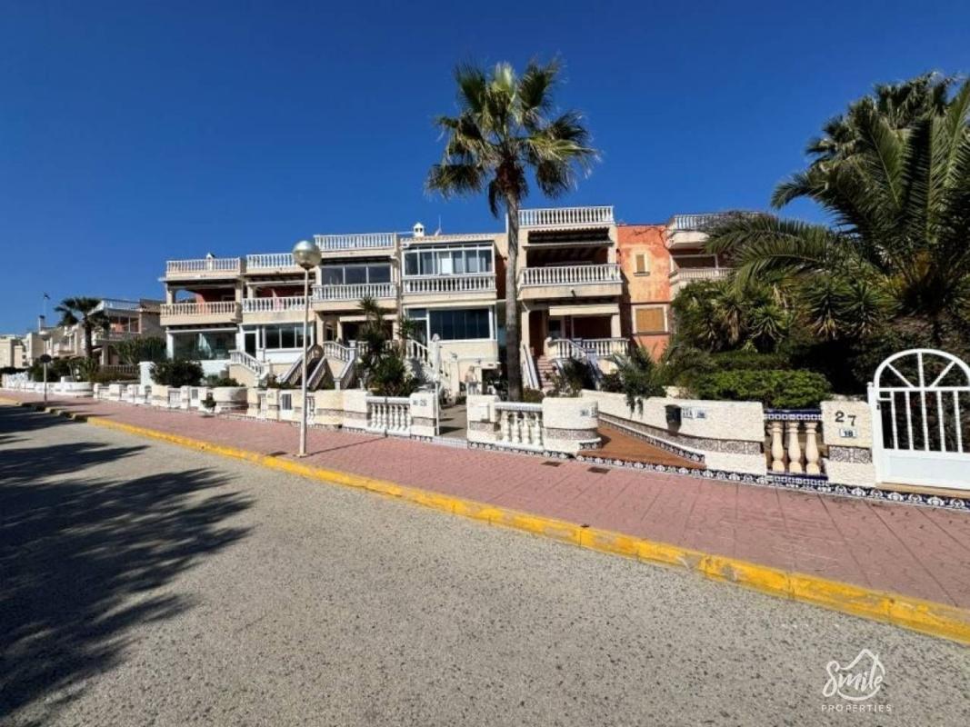 Venta de chalet adosado en  Calle suecia , Guardamar del Segura photo 4