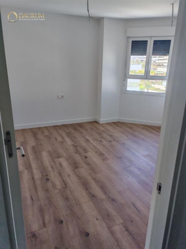 Sprzedaż duplexu w Avenida Arrigo Boito, Málaga photo 3