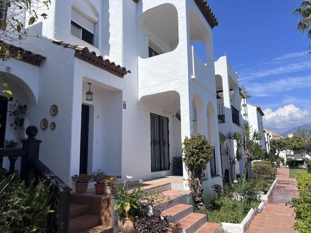 Sale of townhouse in Barrio Bel-Air , Estepona photo 3