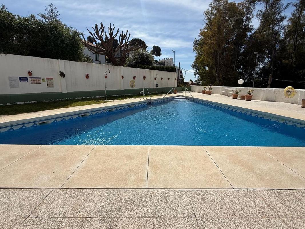 Venta de piso en Calle Orquídea, Fuengirola
photo 1
