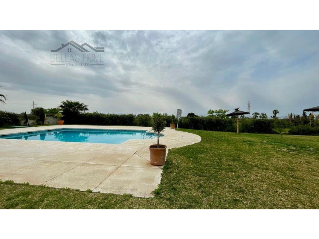 Sale of apartment in Partida Arroyo Enmedio, Estepona
 photo 2