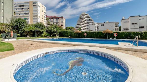Sprzedaż mieszkania w Avenida San Carlos, Benalmádena
 photo 1