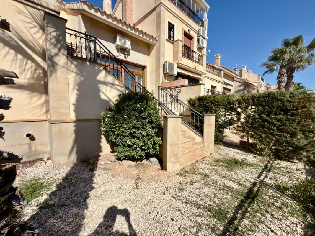 Venta de chalet adosado en Calle Almoradí, 11 , Algorfa photo 2