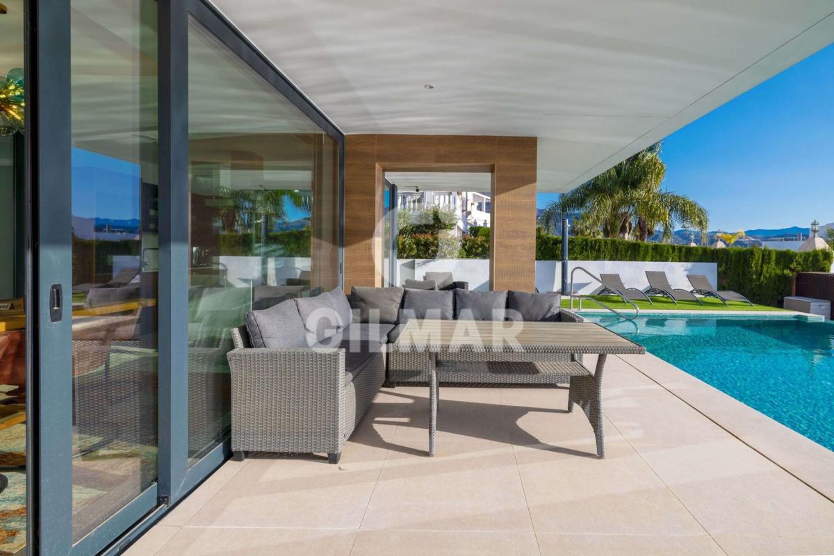Venta de chalet independiente en Calle el Salvador, Estepona
 photo 3