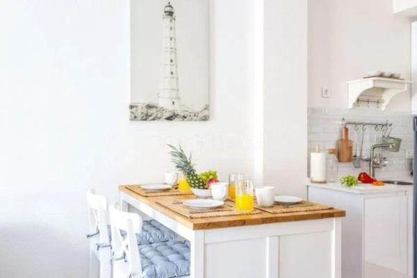 Studio for sale on Avenida Jardines de las Golondrinas, 10, Marbella photo 1