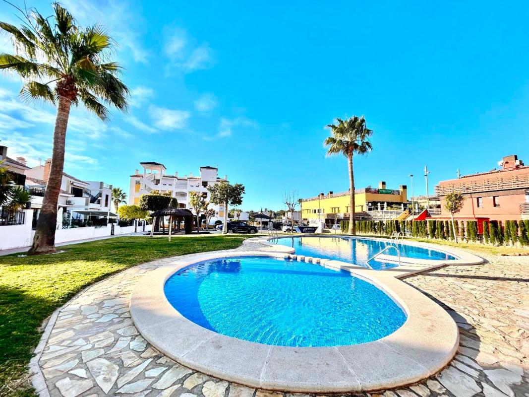Venta de piso en Calle Bósforo, Orihuela
photo 2