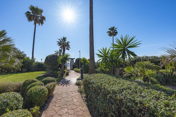 Sale of flat in Arrabal Uen. C5 Rio Velerin, Estepona
thumbnail 2
