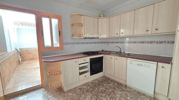 Chalet adosado thumbnail 1