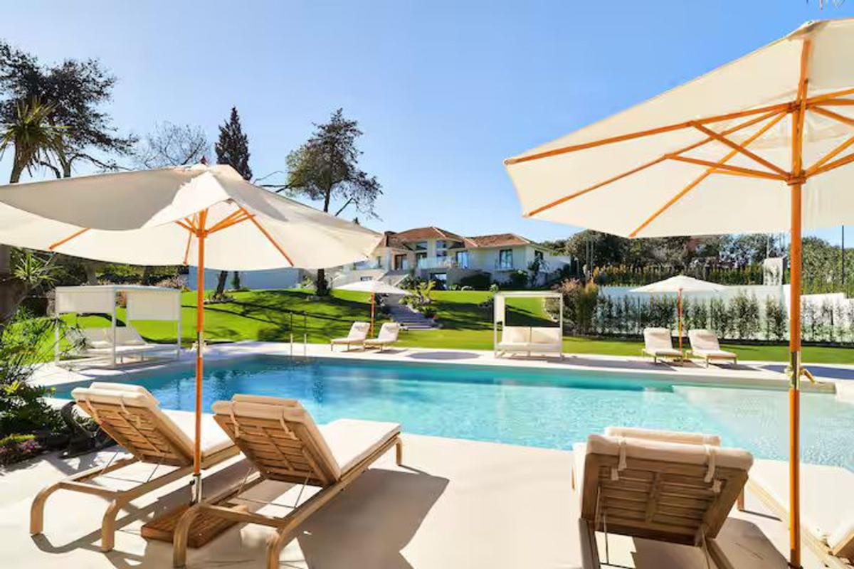 Venta de chalet independiente en Casa del Abuelo, Urbanization Valle del Sol, Marbella
photo 1