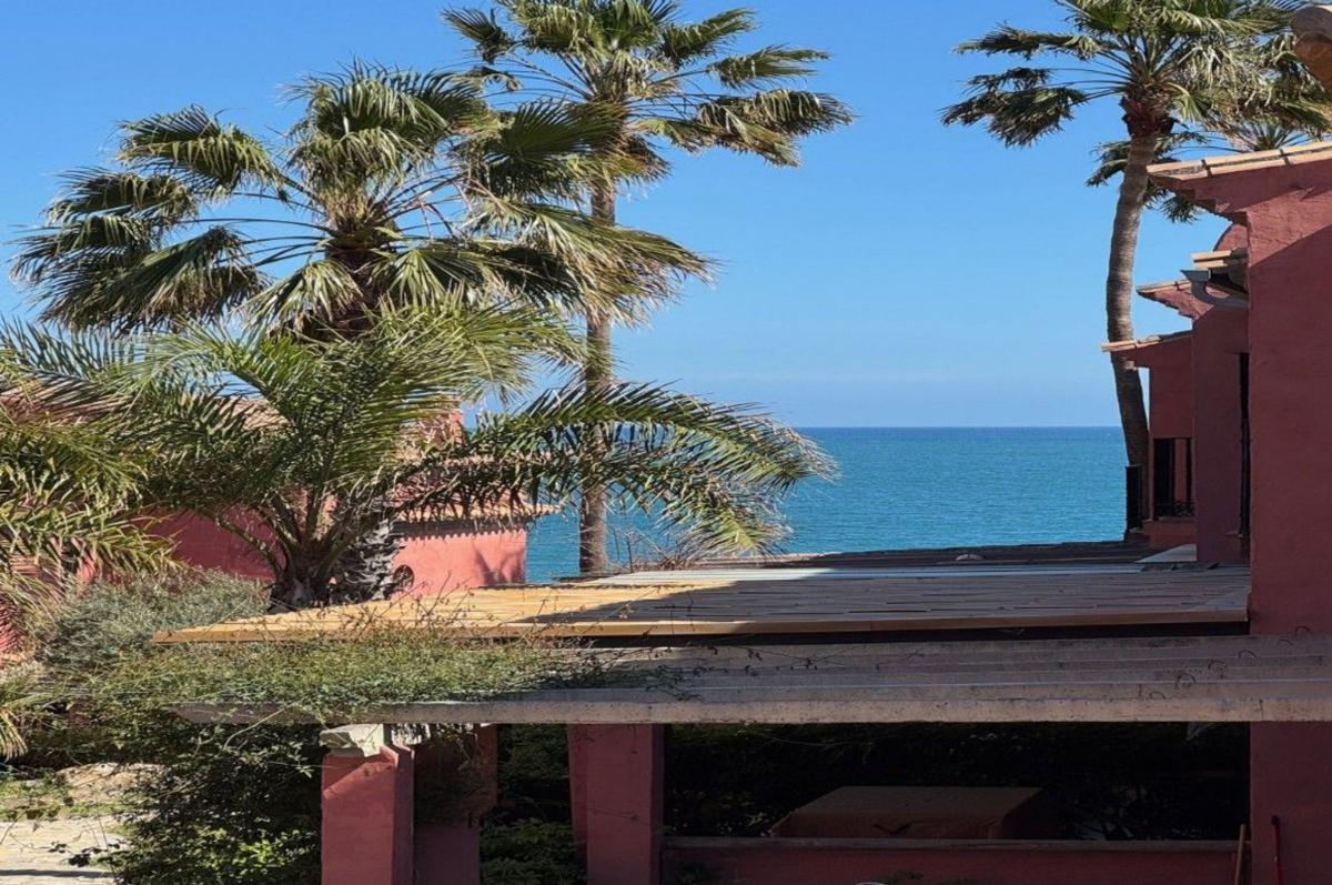 Продажа таунхауса в Urbanizacion Playa de Guadalobon, 1 , Эстепона photo 4
