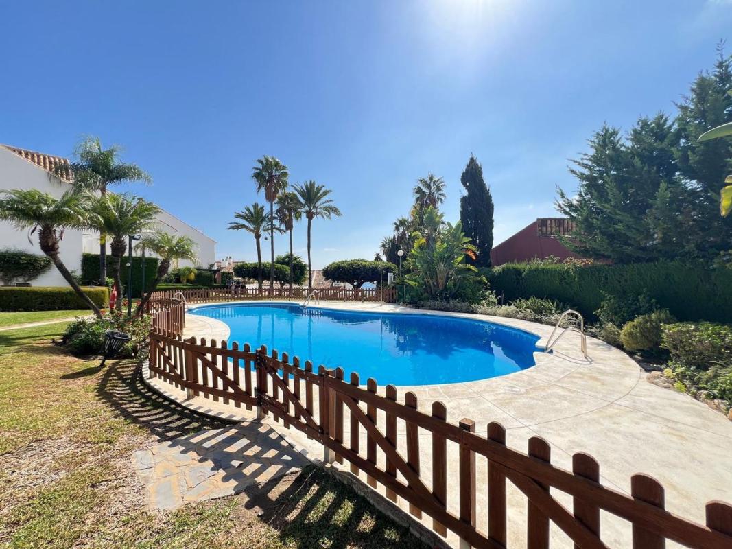 Sale of townhouse in Carretera Nacional N-340, 340 , Estepona photo 1
