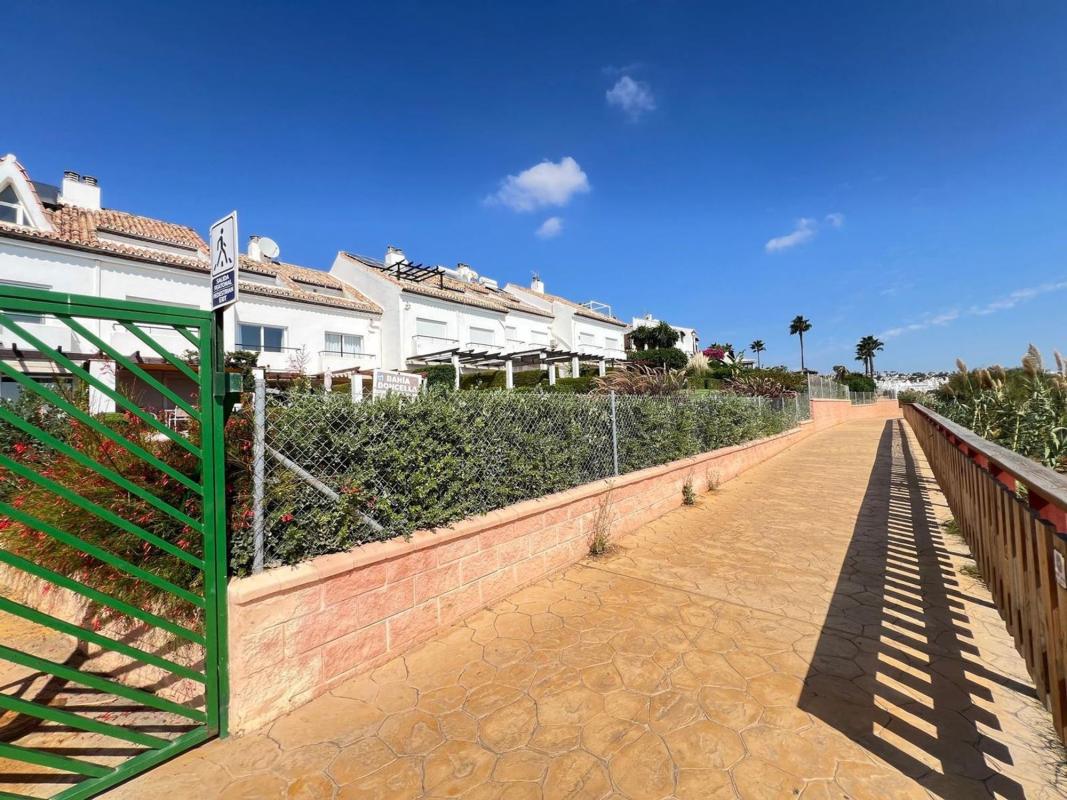 Sale of townhouse in Carretera Nacional N-340, 340 , Estepona photo 4