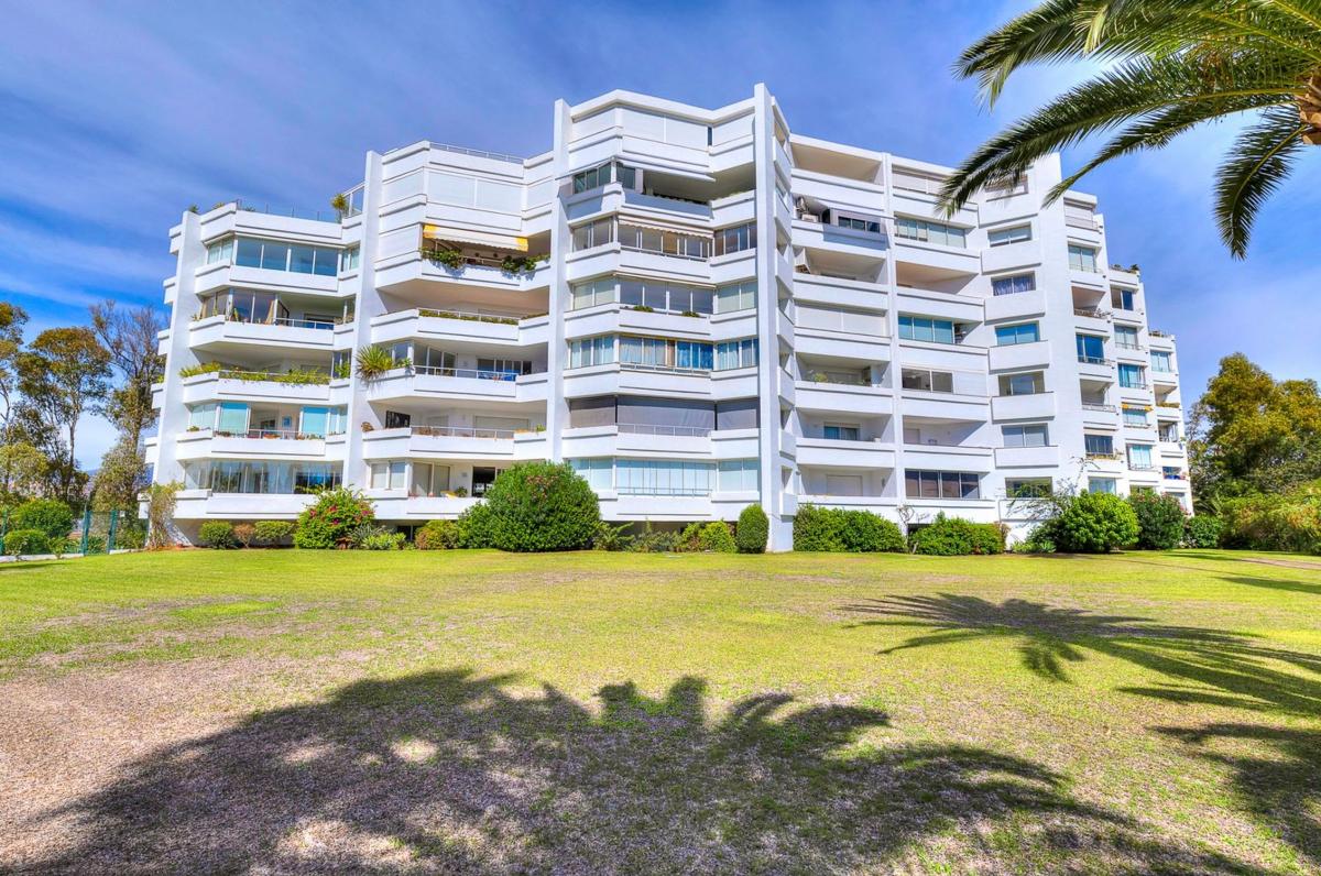 Продажа квартиры на 18-A (UR GUADALMINA ALTA), 322, Марбелла
photo 1