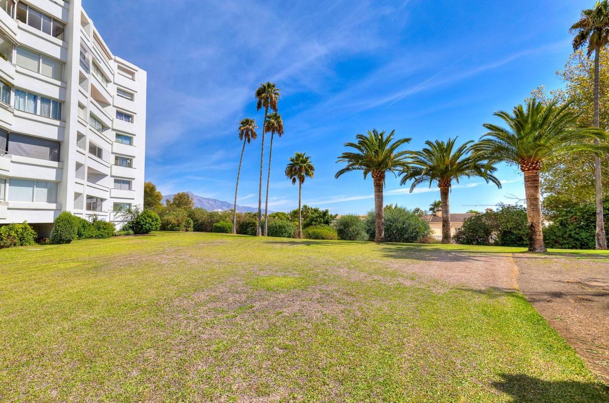 Продажа квартиры на 18-A (UR GUADALMINA ALTA), 322, Марбелла
photo 2