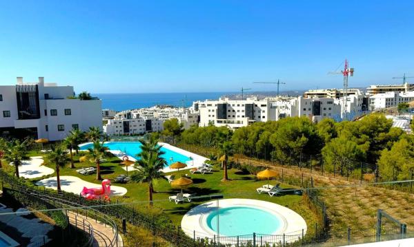 Venta de piso en Avenida del Higuerón, Fuengirola
 photo 1