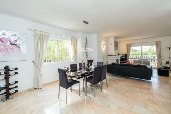 Independent chalet for sale in Avenida Navarra, Marbella
 photo 4