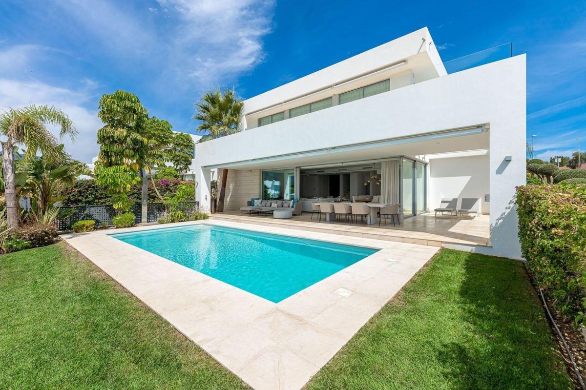Sale of independent chalet in Desconocido, 21, Marbella
photo 2