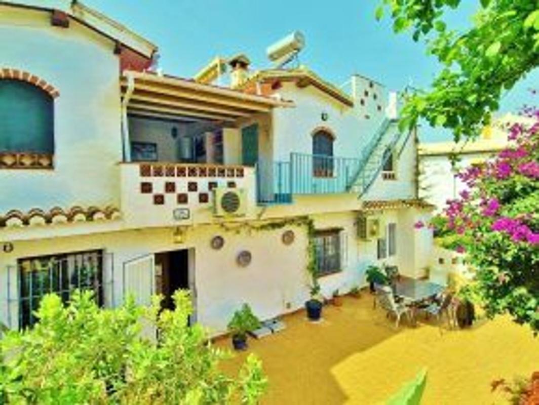 Sprzedaż niezależnego domku jednorodzinnego w Área Triana, Vélez-Málaga photo 1