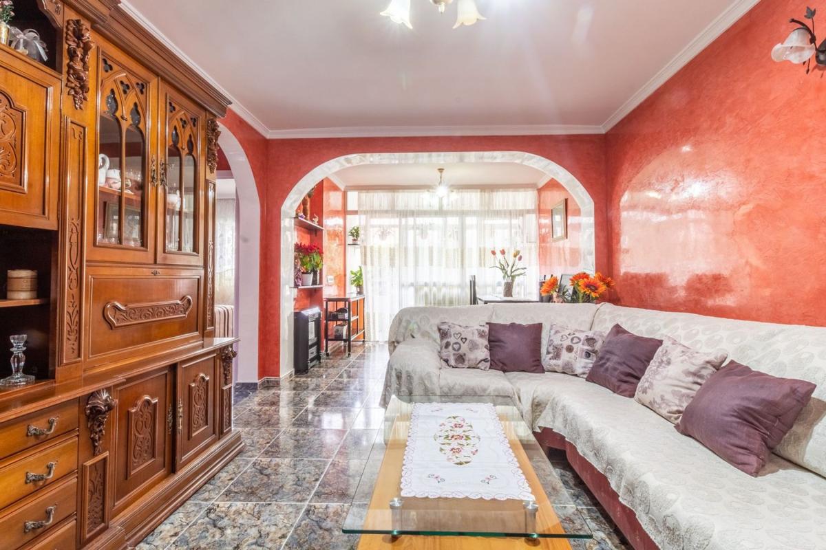 Sale of apartment in Barrio Manantiales - Estación de Autobuses, Torremolinos
photo 3
