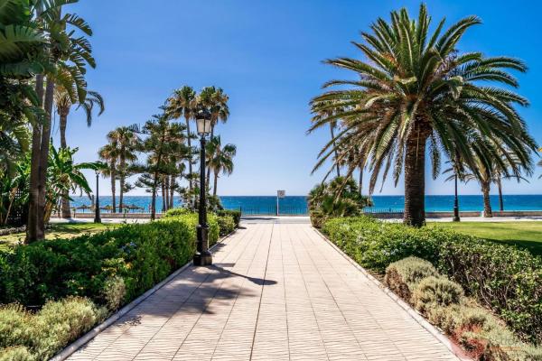 Sale of flat in Barrio Linda Vista-Nueva Alcántara-Cortijo Blanco, Marbella
photo 1