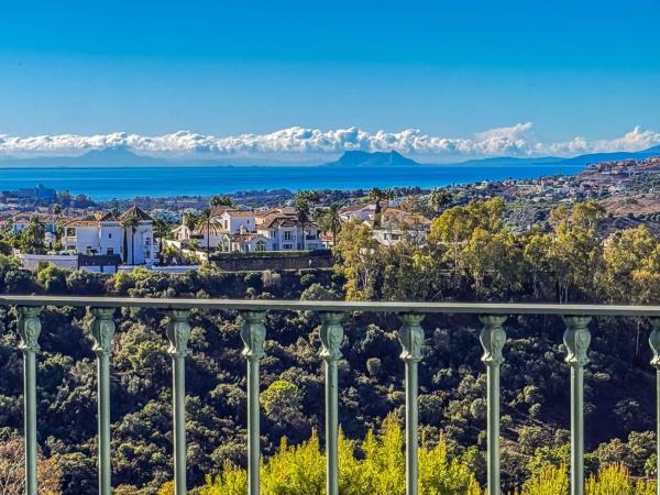 Пентхаус на продажу в  La Quinta, Бенахавис photo 1