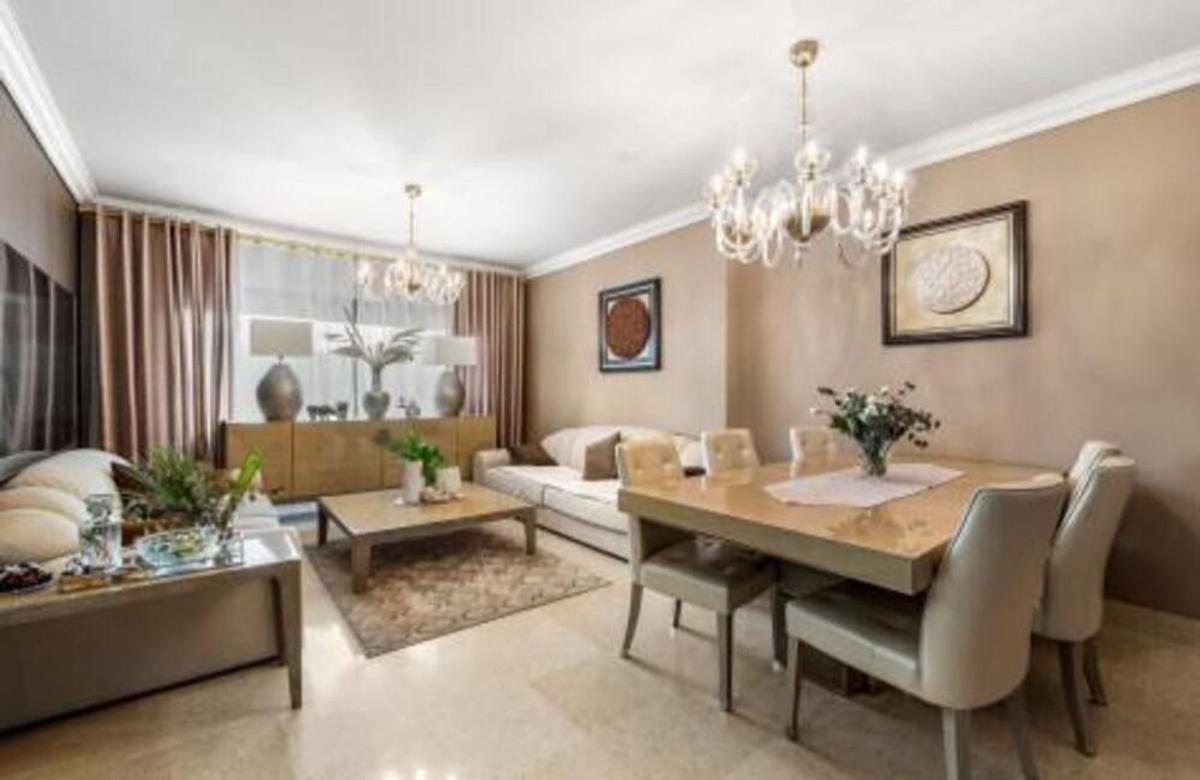 Sale of apartment in Urbanización Capanes Norte, Benahavís
photo 2