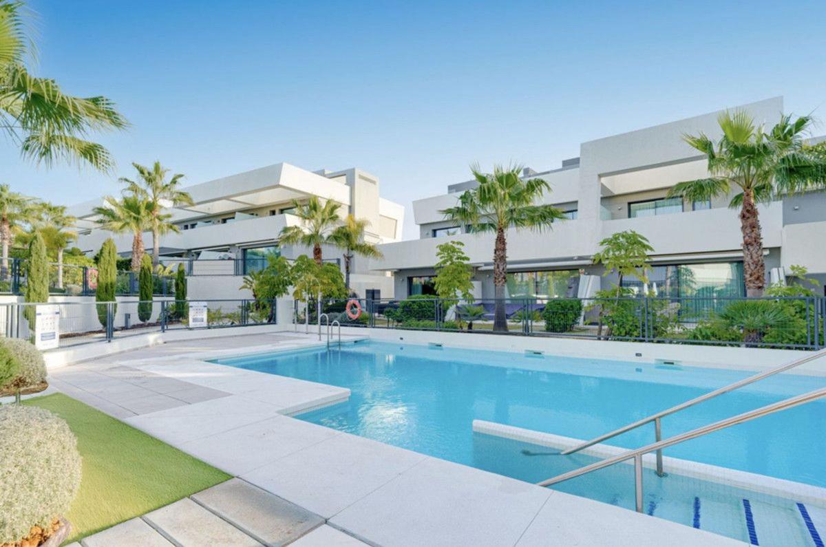 Venta de chalet adosado en Calle Guadalhorce , Marbella photo 1