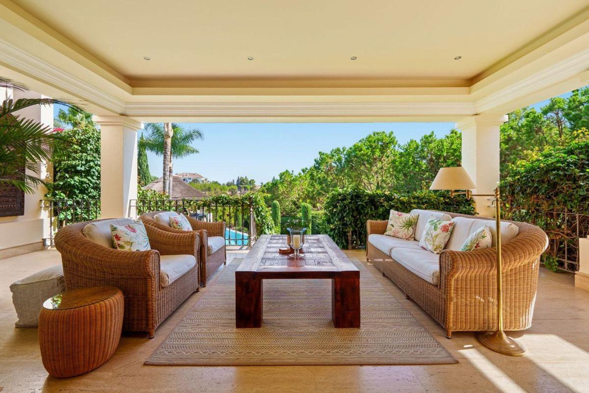 Venta de chalet independiente en Urbanizacion al Riyadh, Marbella
 photo 3