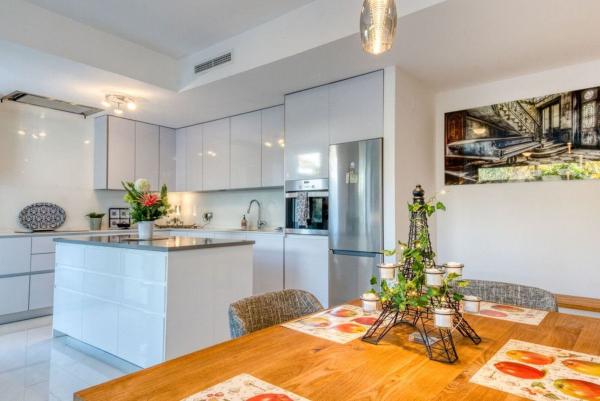 Sale of flat in Avenida de Bel-Air, Estepona
 photo 4