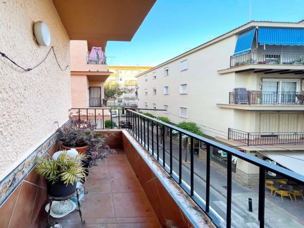 Sale of flat in Calle Cataluña, Fuengirola
 photo 1