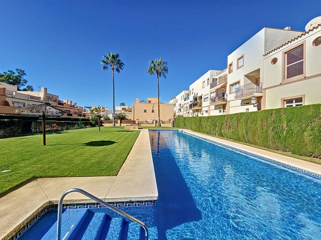 Sale of townhouse in Barrio Punta Plata , Estepona photo 1