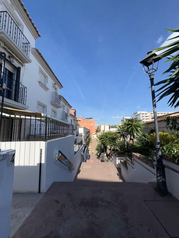 Продажа квартиры на Plaza de los Tajillos, Торремолинос
photo 3