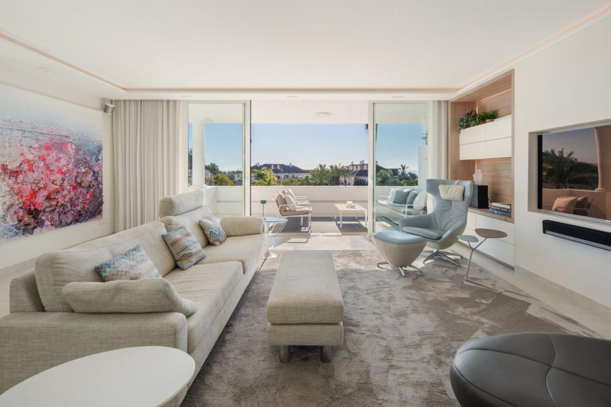 Venta de duplex en Urbanización Monte Paraíso, Marbella photo 1