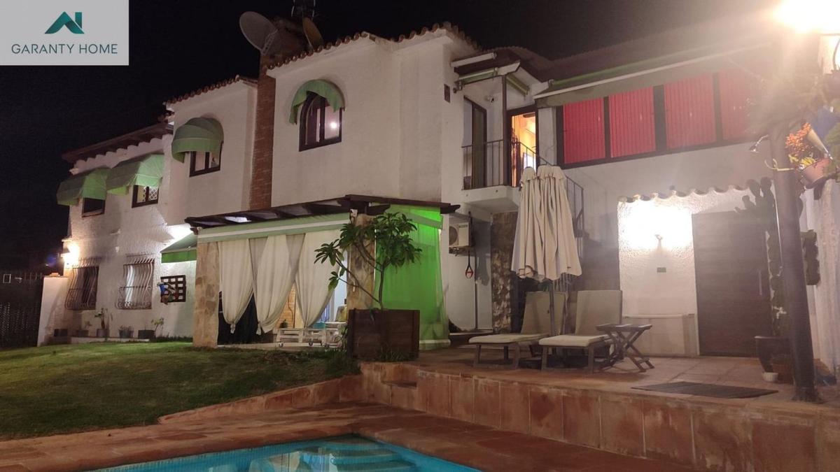 Venta de chalet independiente en Calle Nogal, 17, Fuengirola
photo 1
