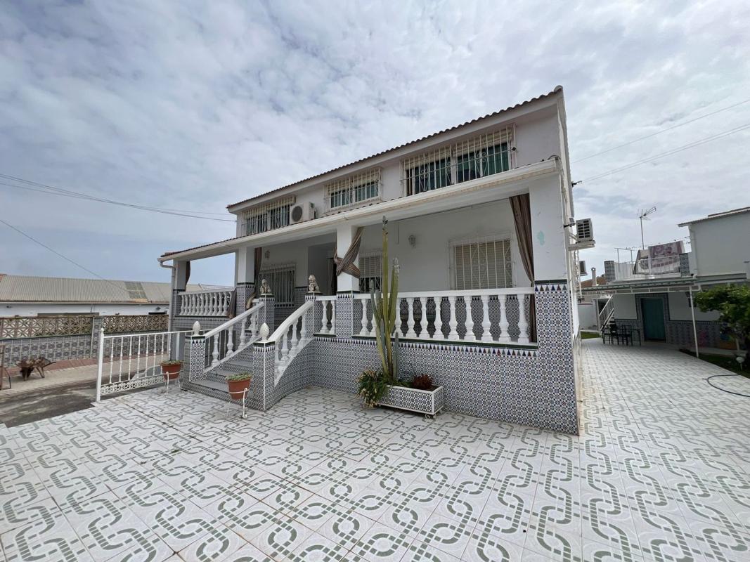 Venta de chalet independiente en Calle margarita, Alhaurín de la Torre
 photo 3