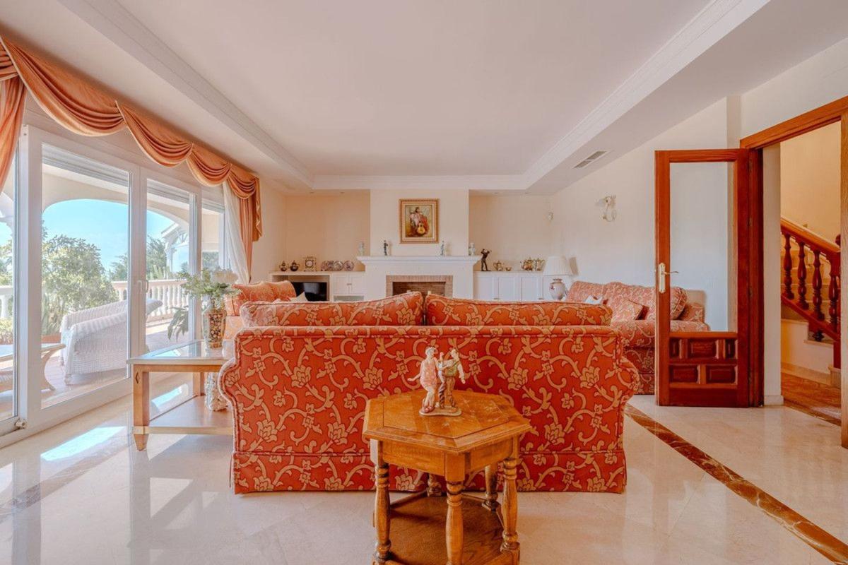 Продажа отдельного шале в Barrio Paraiso-Barronal, Эстепона photo 5