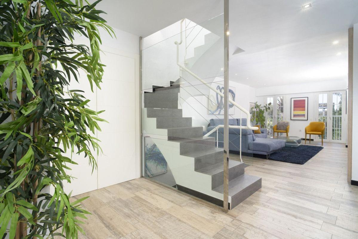 Venta de chalet adosado en Barrio Nueva Andalucía , Marbella photo 4